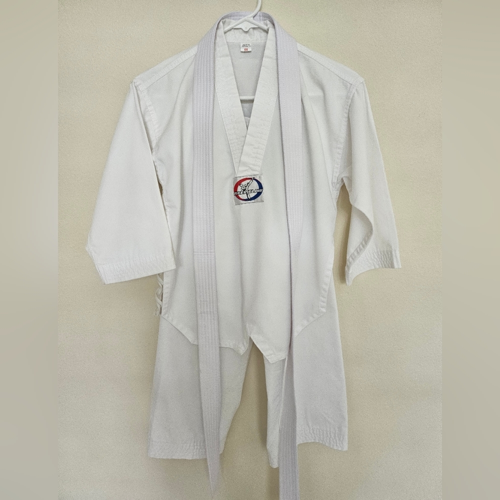 Martial Arts/Karate uniform Kids Size Small